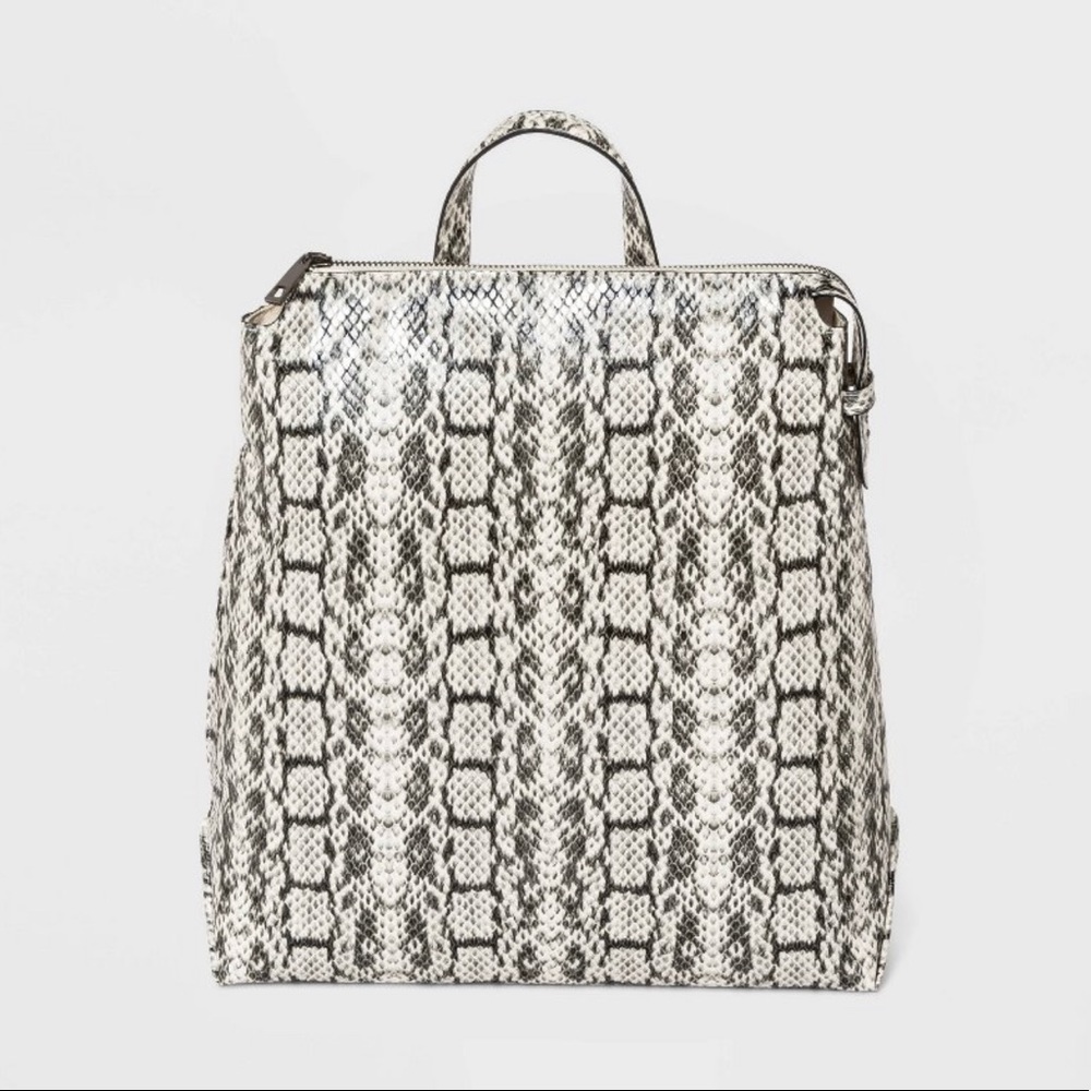 - Snake print modern soft mid-size backpack 🎒